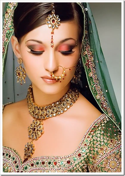 印度婚纱照色彩丰富